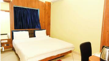 Soundproofing, free WiFi, bed sheets