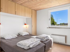 4 bedrooms, internet