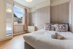 3 chambres, fer et planche à repasser, Wi-Fi gratuit, draps fournis