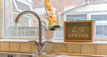 Stylish 3-Bed Home Near Nottingham City Centre