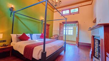 Classic Suite | Desk, laptop workspace, soundproofing, free WiFi