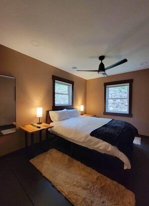 4 bedrooms, free WiFi, bed sheets