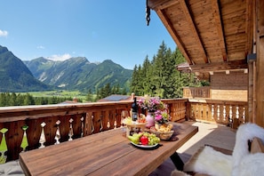 Chalet | Outdoor dining