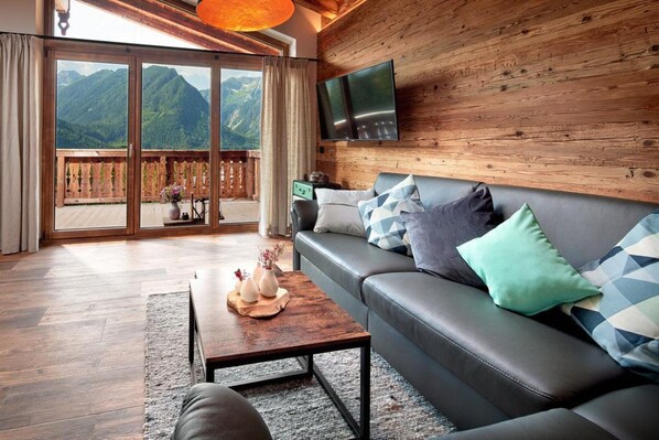 Chalet | Living area