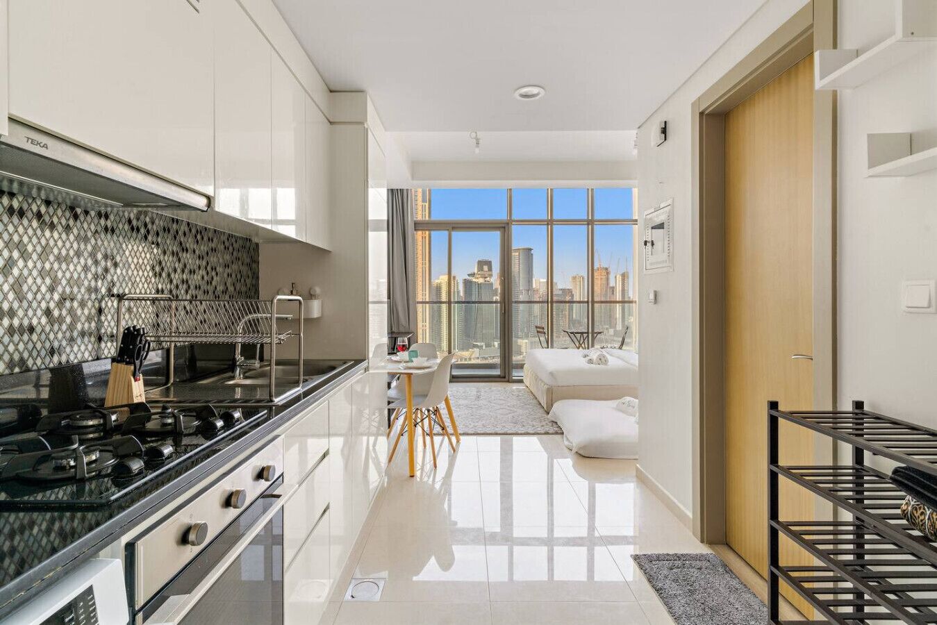 Microwave, oven, stovetop, coffee/tea maker