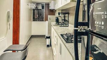 Refrigerador, microondas, horno, lavavajillas