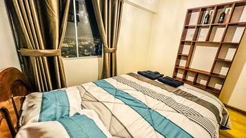 3 bedrooms, desk, iron/ironing board, free WiFi