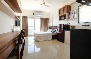1 bedroom, iron/ironing board