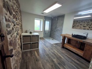 Shower, towels, soap, toilet paper - Alter Native Farm (Ternuay-Melay-et-Saint-Hilaire)