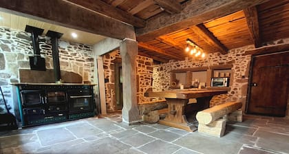GĂźte, ancienne ferme comtoise