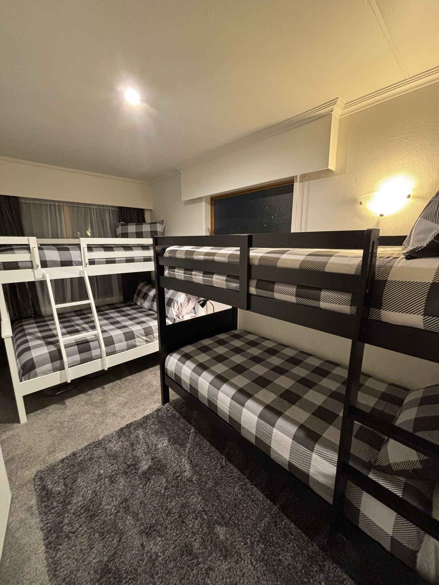 2 bedrooms, iron/ironing board, free WiFi