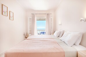 2 bedrooms, travel cot, free WiFi, bed sheets