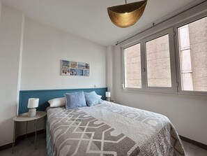 2 makuuhuonetta, silitysrauta/-lauta, ilmainen Wi-Fi, vuodevaatteet