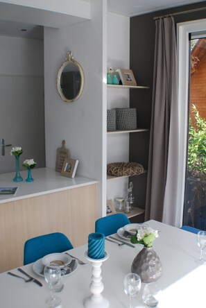 Living room - Modern Holiday Home, Alkmaar at 15km (West-Graftdijk)