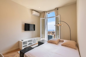 1 chambre, fer et planche Ă repasser, Wi-Fi gratuit, draps fournis