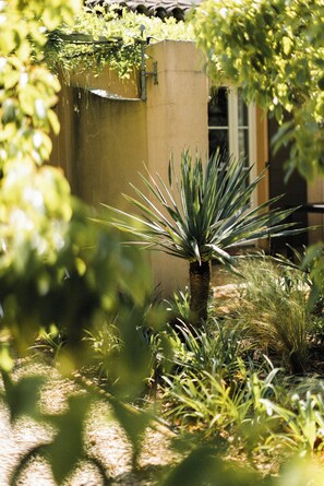 Comfort Apartment, Garden View | Terrace/patio