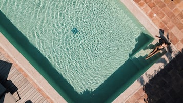 Piscine extérieure (ouverte en saison)