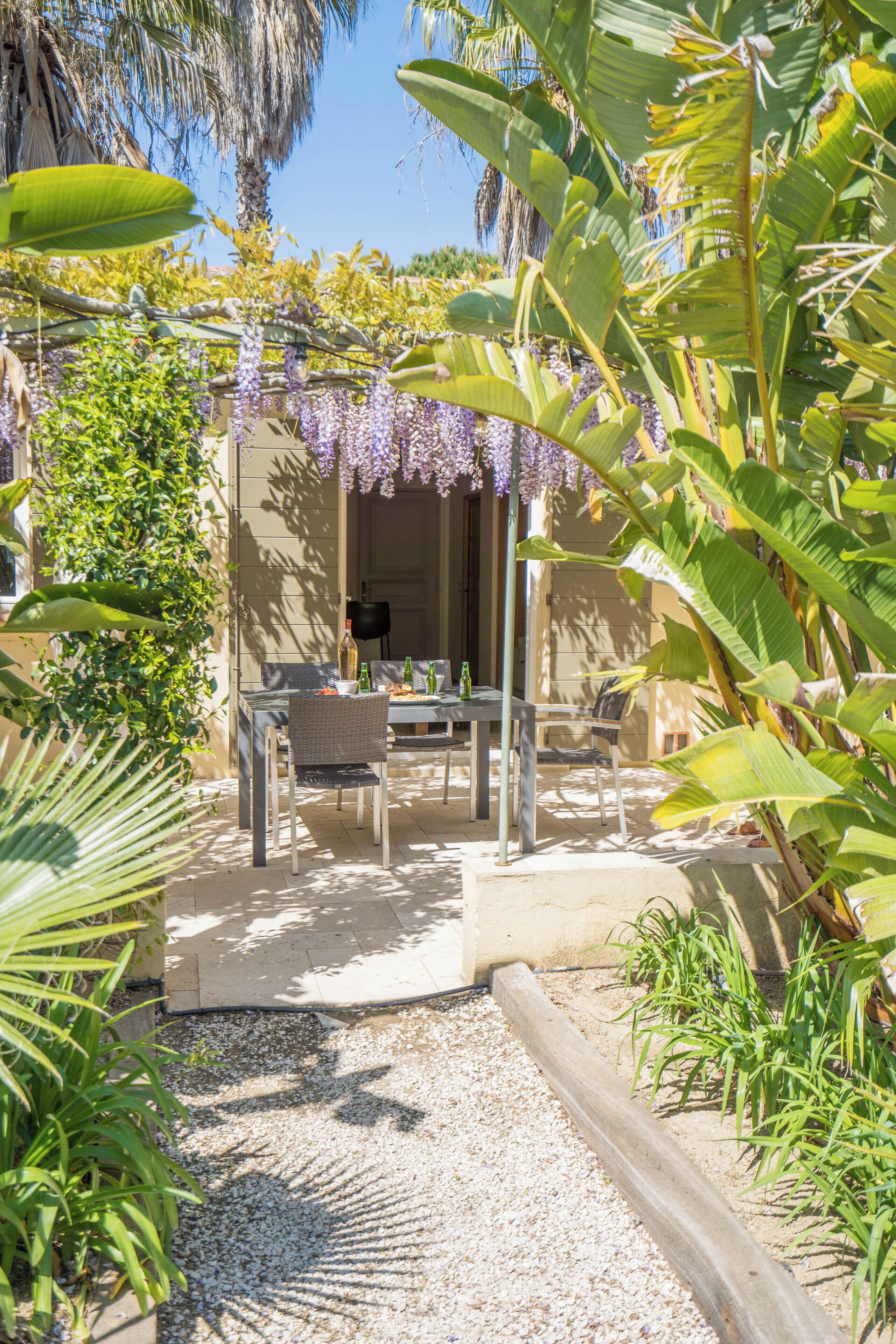 Comfort-Apartment, Gartenblick | Zimmersafe, individuell dekoriert, individuell eingerichtet