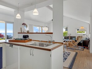 Fridge, oven, dishwasher, cookware/dishes/utensils