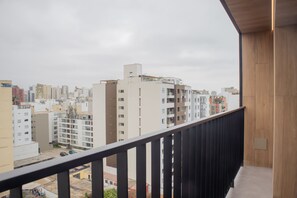 Property grounds - w* | Amazing 3BR w/ Balcony in Miraflores (Miraflores)