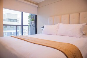 1 bedroom, desk, iron/ironing board, WiFi