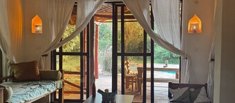 Charming 3-bedroom cottage, in a lush eco friendly compound in Kilifi with WiFi