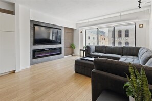 TV, caminetto, impianto stereo, studio