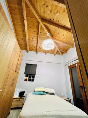 3 chambres, fer et planche à repasser, Wi-Fi, draps fournis