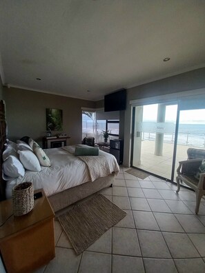 Deluxe Double Room, Ocean View | Iron/ironing board, free WiFi