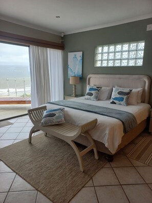 Familieværelse til 3 personer - havudsigt | Strygejern/strygebræt, gratis Wi-Fi