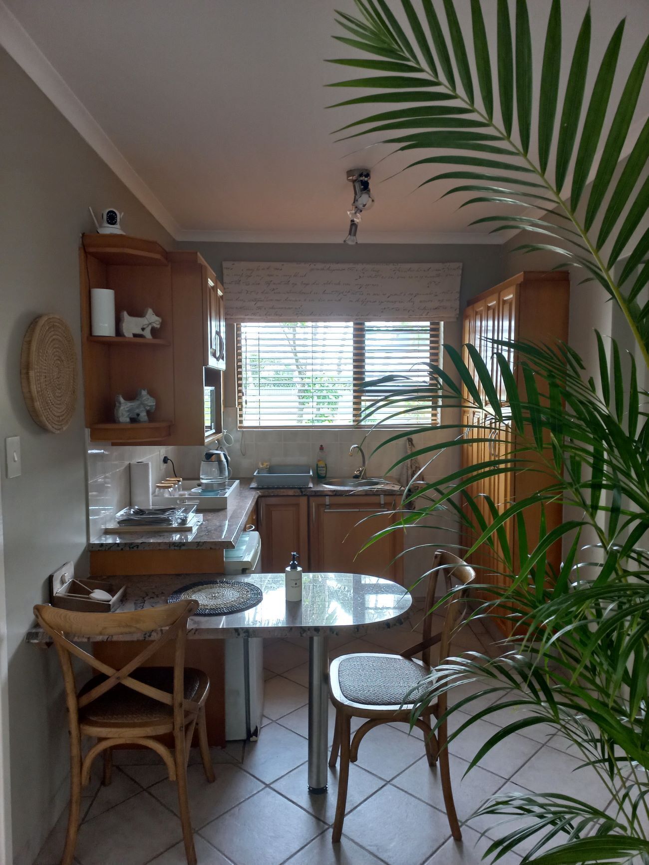 Tremannsrom – familie, havutsikt | Eget tekjøkken | Vannkoker