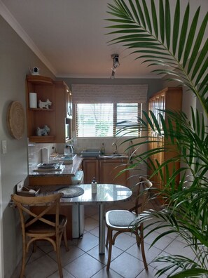 Familieværelse til 3 personer - havudsigt | Privat tekøkken | Elkedel