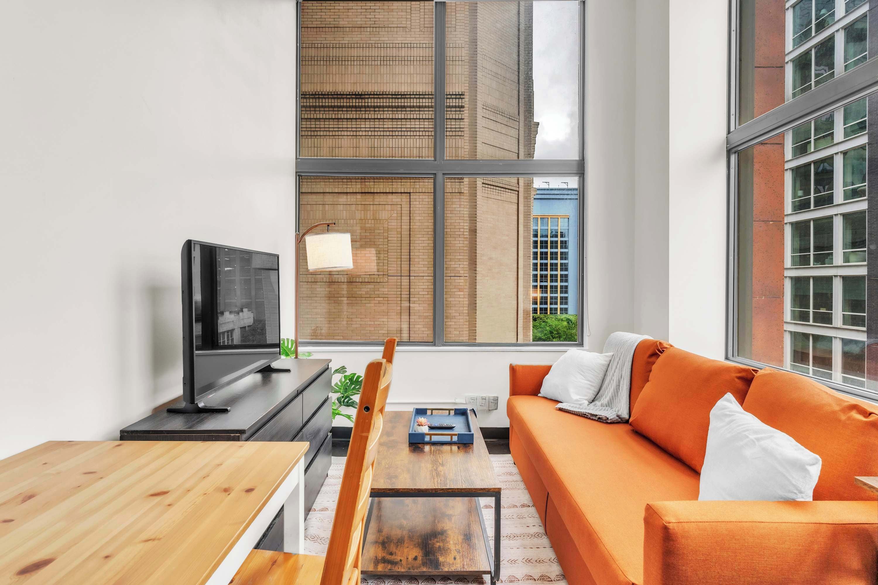 テレビ、書斎 / ワークスペース