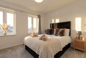 4 soverom, skrivebord, strykejern/-brett og wi-fi