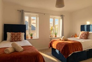 4 soverom, skrivebord, strykejern/-brett og wi-fi