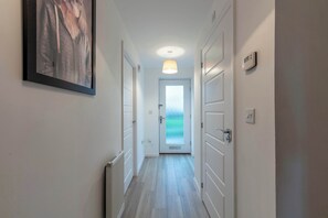 Interior - Spacious & Contemporary 4 Bedroom Home in Yeovil (Somerset)