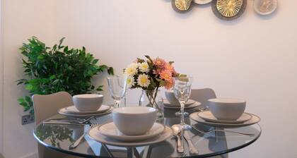 Fabulous 3 Bedroom Home with Parking in Bedford