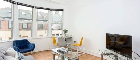 Téléviseur, bureau