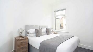 3 soverom, skrivebord, strykejern/-brett og wi-fi