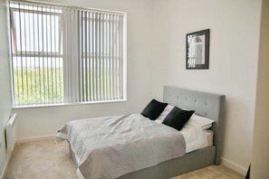 1 bedroom, desk, iron/ironing board, WiFi