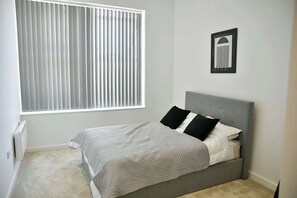 1 bedroom, desk, iron/ironing board, WiFi