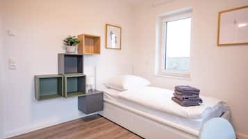 5 bedrooms, desk, iron/ironing board, free WiFi