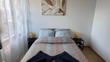 2 bedrooms, desk, iron/ironing board, free WiFi