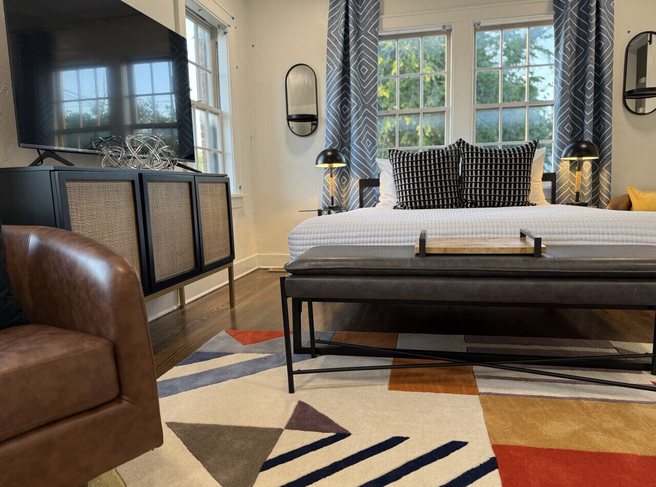 1 habitación, tabla de planchar con plancha, wifi gratis y ropa de cama 