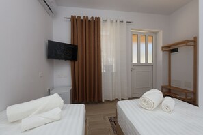 1 bedroom, iron/ironing board, WiFi, bed sheets
