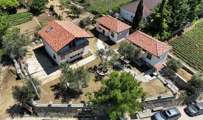 	
Cozy Bungalow in charming Roshnik Village 103