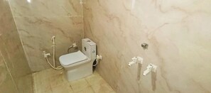 Artículos de tocador gratuitos, pantuflas, jabón, shampoo