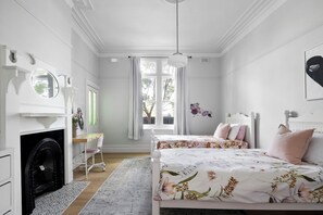 3 chambres, fer et planche à repasser, accès au Wi-Fi (inclus)