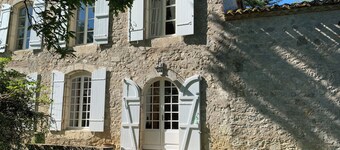 6 bedroom cottage with playroom for children and teenagers. Pets allowed.