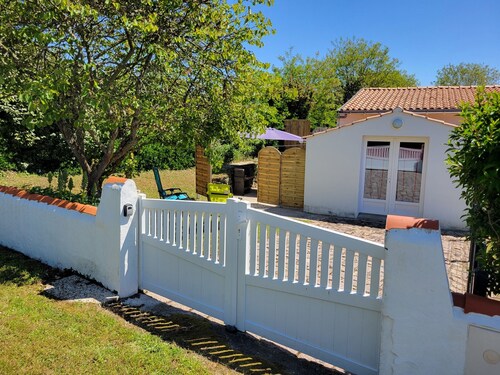 Cottage in Barbâtre near beach, 4 pers., terrace, parking